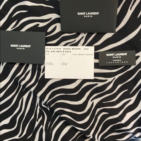 Comes with authentication card - Picture 5 of 5